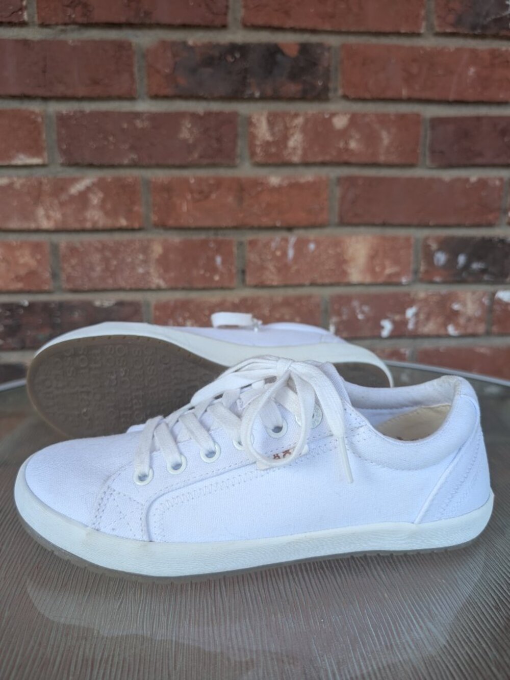 Women's Taos Star White Canvas Sneakers Shoes Size 6.5